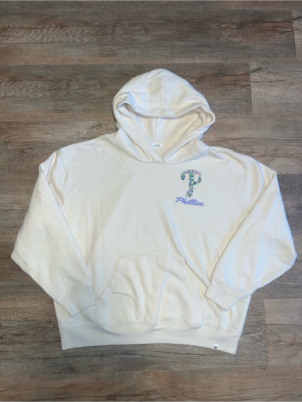 Floral Logo Cream Women’s Phillies Sweatshirt